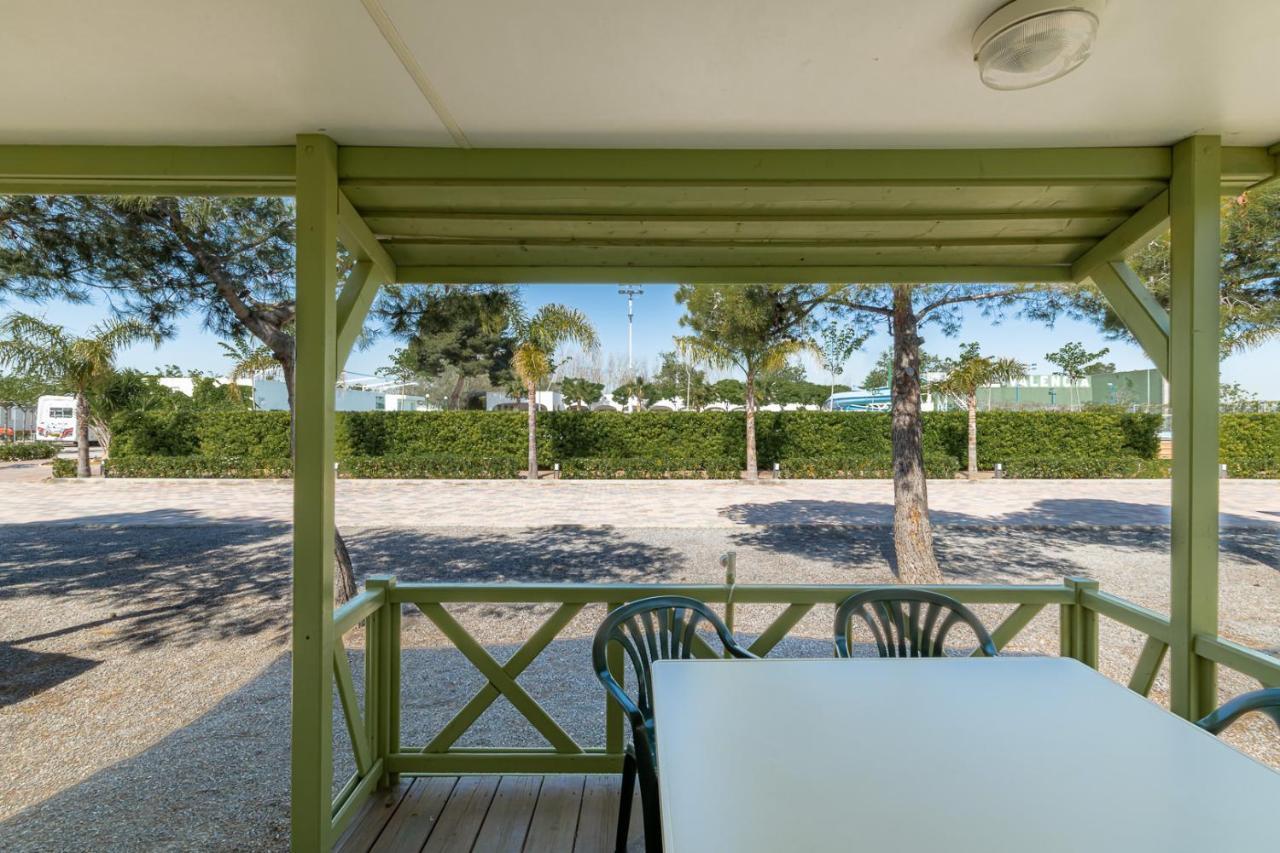 Camping Valencia - Bungalows Puçol Exteriör bild